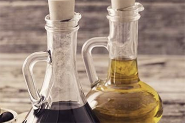 olive and vinegar oils