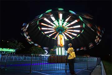 Madness Village carnival ride