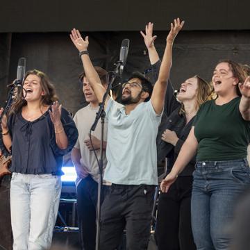 Pepperdine’s Worship Ministry WAVES WORSHIP Releases Debut Single